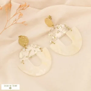 Boucles d’oreilles en acier inoxydable et résine beige