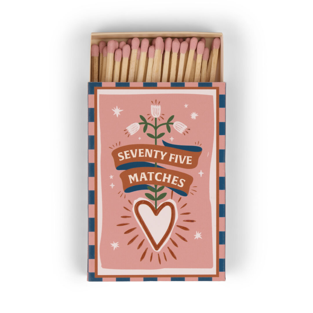 2024 Paddywax - SS '25 Boîte de 75 Grandes Allumettes "Cœurs" Roses
